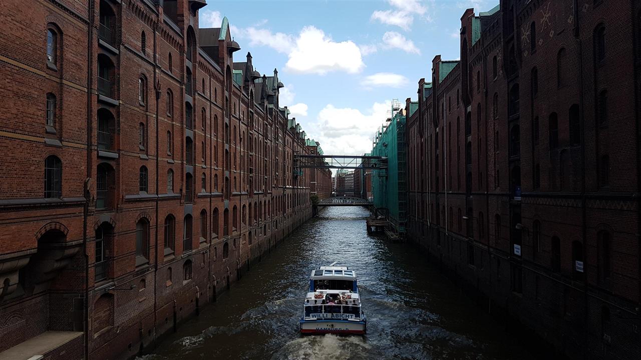 Hamburger Speicherstadt - die ältere Nachbarin von Hafencity