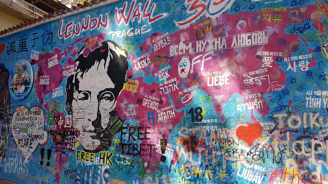 Lennon Wall in Prag