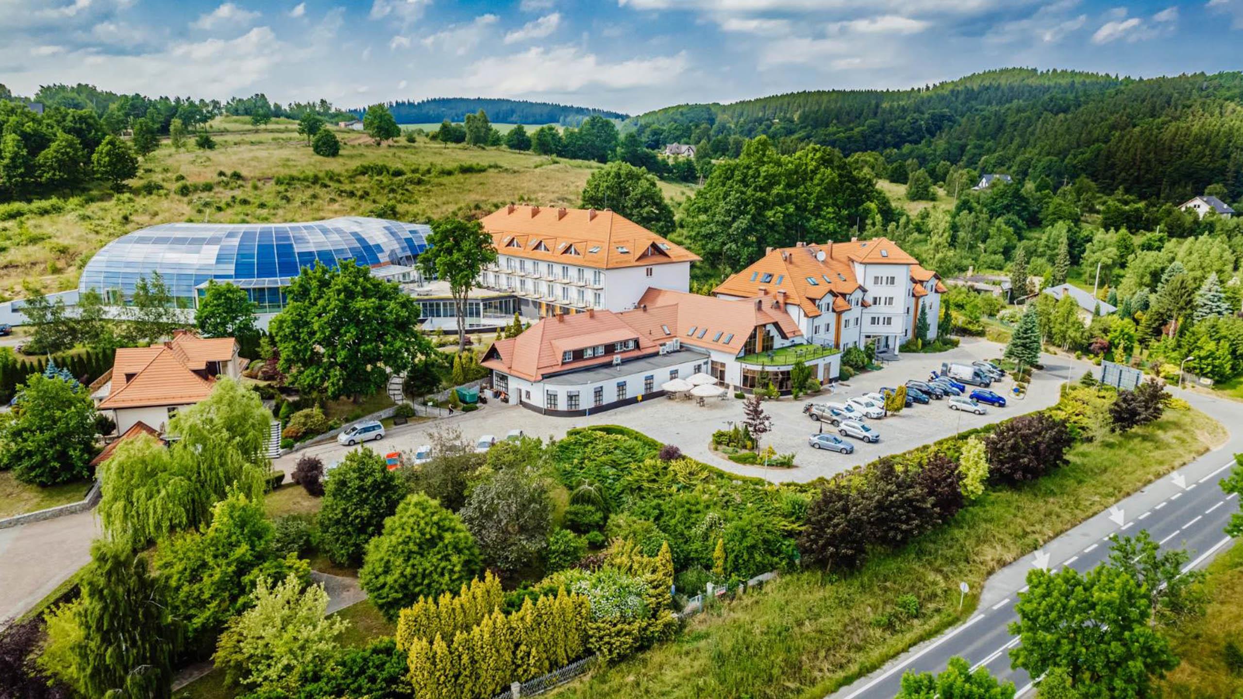 Hotel Kyriad Karkonosze - Aussenbild